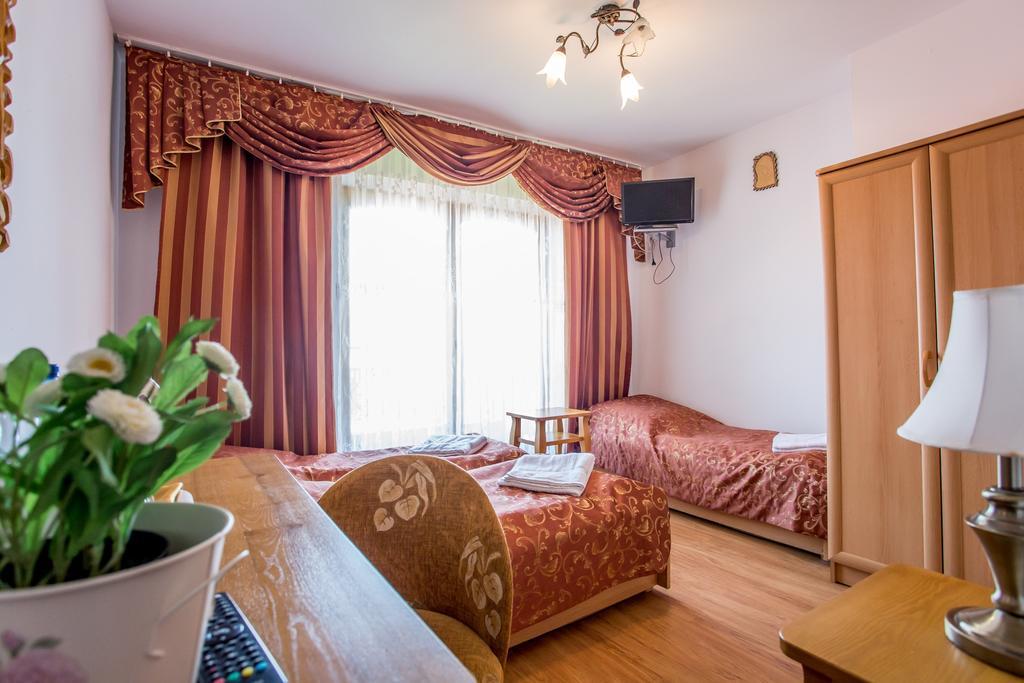 Hotel Pod Modrzewiami à Zakopane Chambre photo